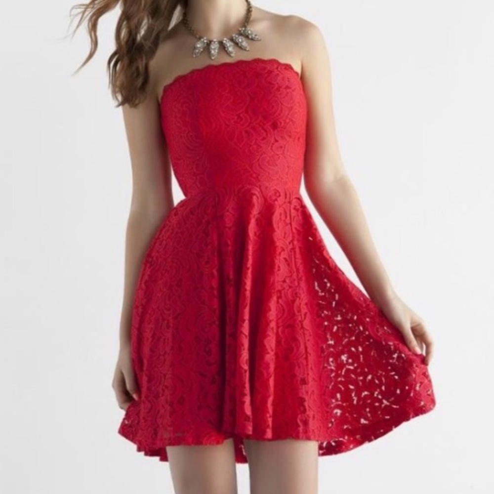 ⚡️Flash Sale!⚡️ Francesca’s Red Lace dress